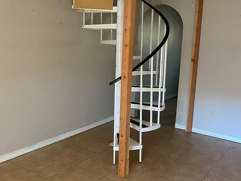 215 N Summit St #217 — Photo 8