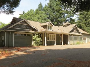 422 Addison Ln, Cave Junction, OR 97523