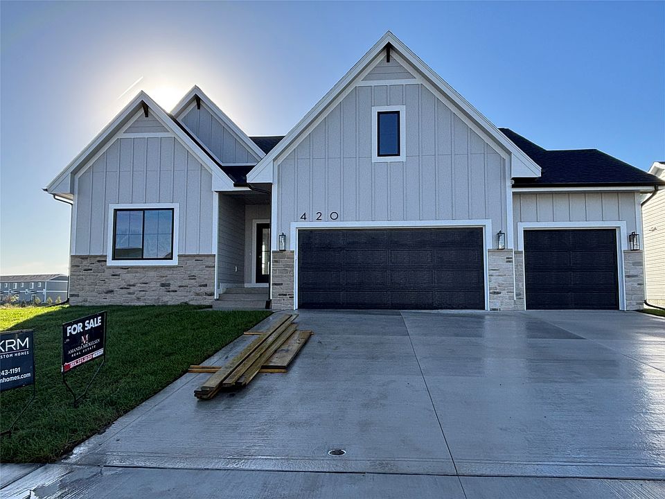 1st image of 420 NW Ryder Dr
