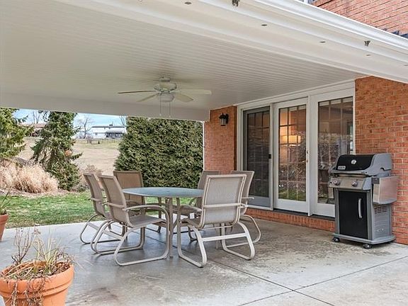 4th image of 120 Foxwood Dr