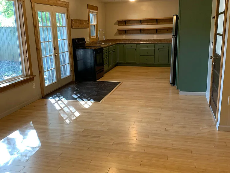 3438 S Clifton Ave — Photo 6