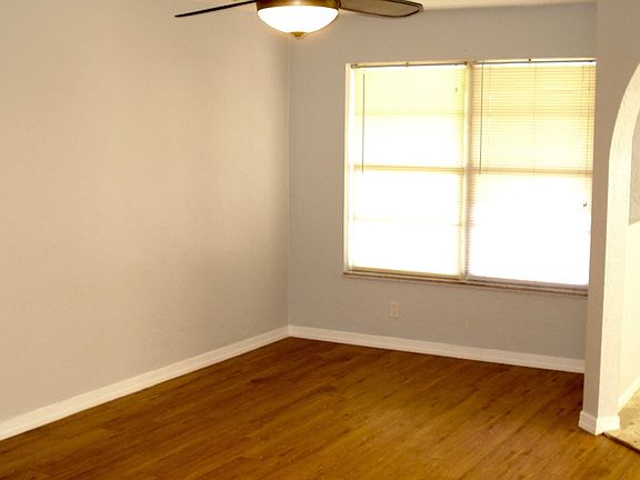 3rd image of 400 NE 58th St #B