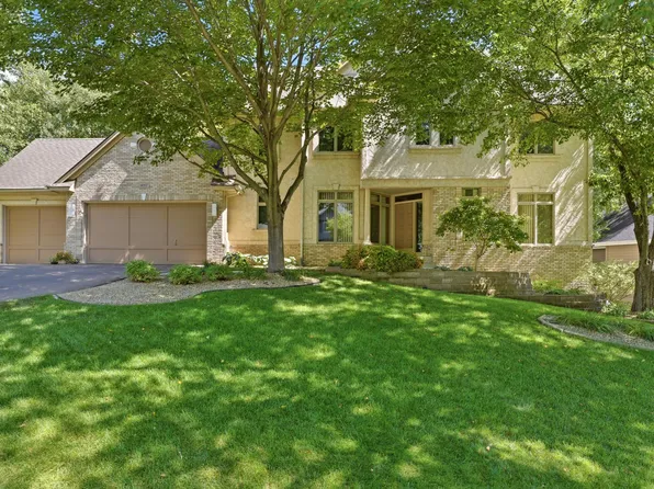 14817 Summit Oaks Dr, Burnsville, MN 55337