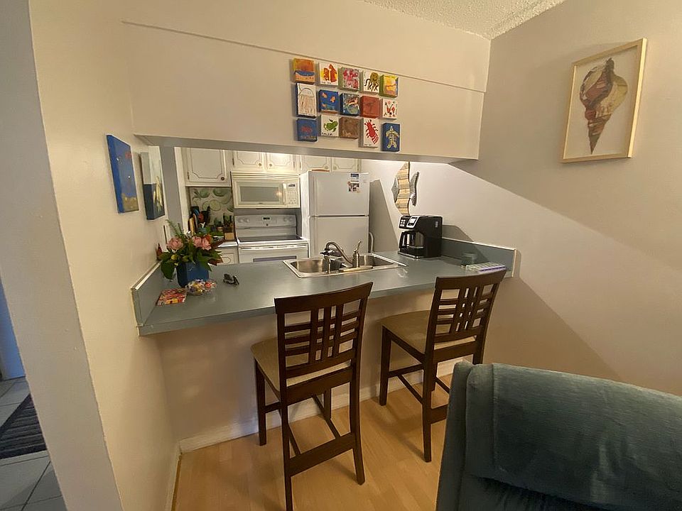 1st image of 200 N Bayshore Blvd APT 104