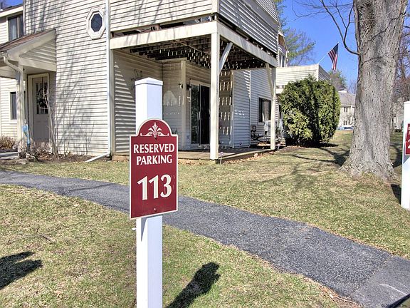 3rd image of 113 Grenadier Ct