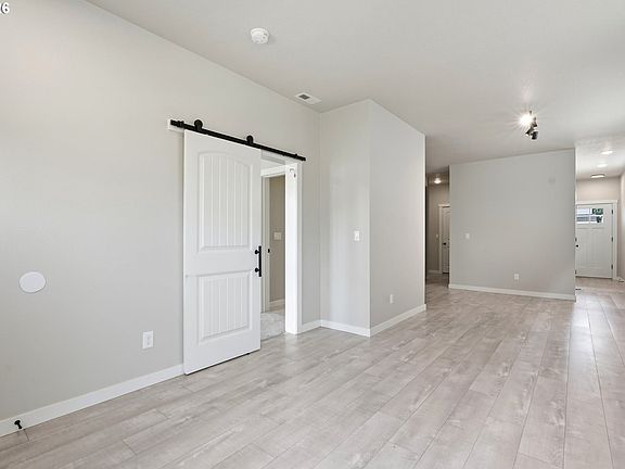 3rd image of 2364 Audubon Ave