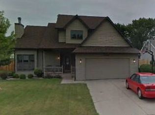 1089 Comfortcove Dr, Machesney Park, IL 61115