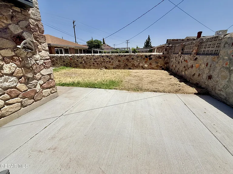 1709 N Stevens St — Photo 21