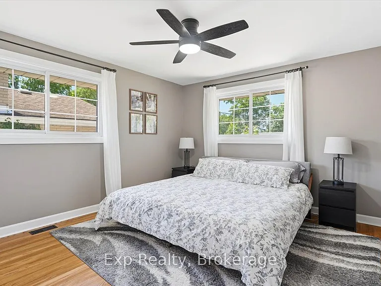 48 Melrose Cres — Photo 16