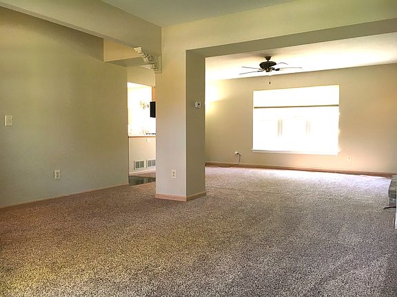 4th image of 2583 Westminster Ln