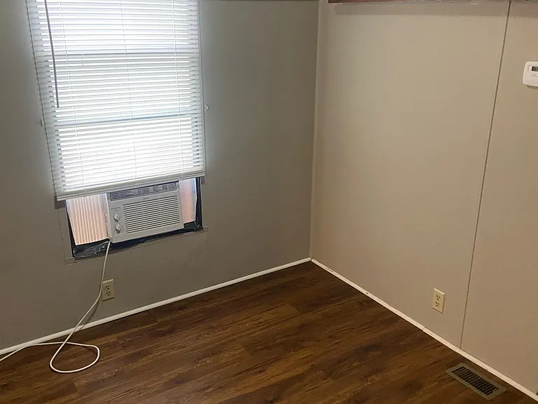 149 Ireland Dr — Photo 3