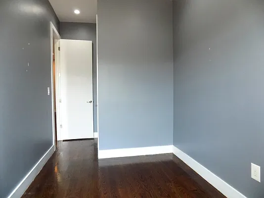 Rented by EXR | media 40