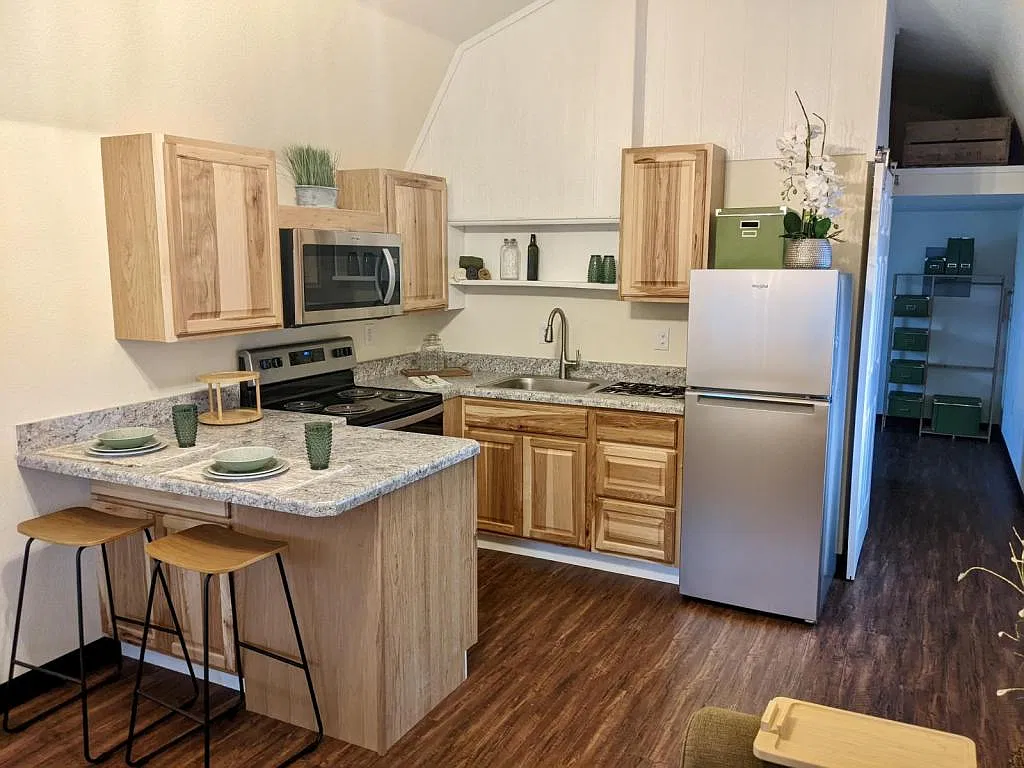 220 Davis Ford Ln — Photo 2