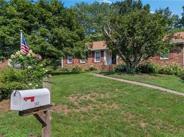 145 Stanwell Ct, Clemmons, NC 27012