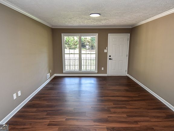 3rd image of 1538 Spring Valley Cir