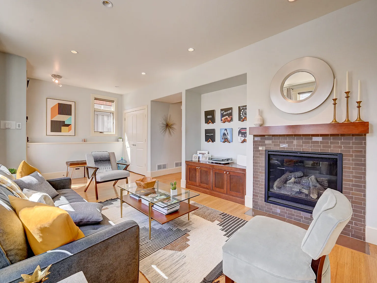3 bed, 4.5 bath, 3280 sqft, $7,000 — Photo 4