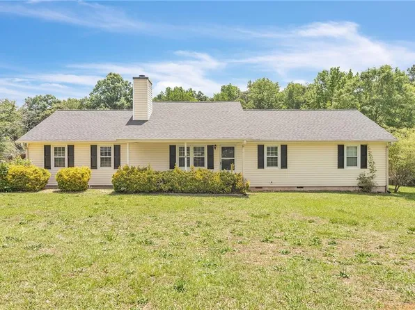 205 Planters Walk, Locust Grove, GA 30248