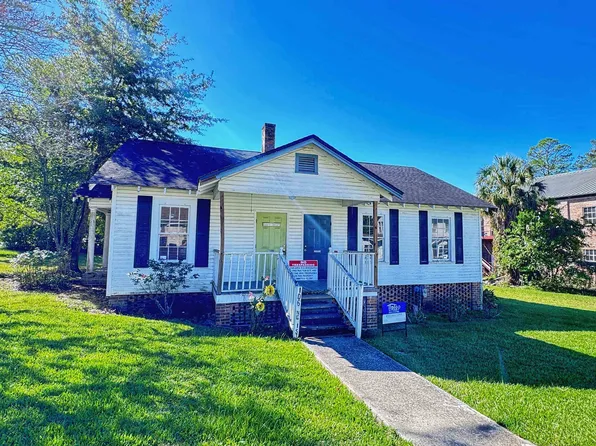 106 NE 1st St, Havana, FL 32333