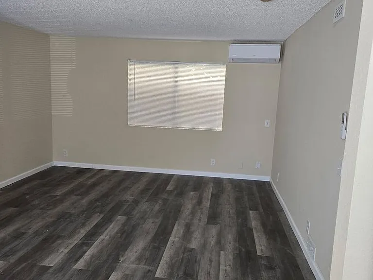 2435 W Avenue 33 — Photo 3