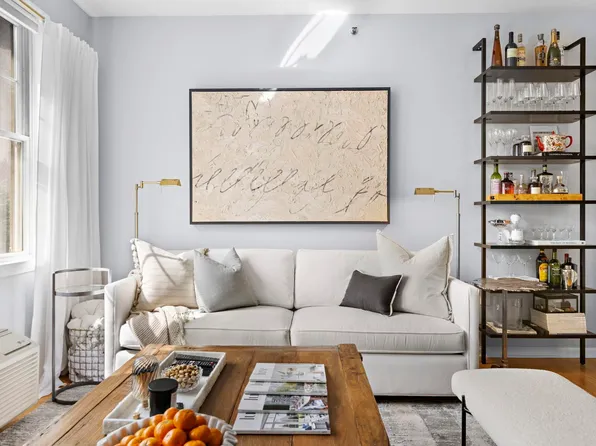 15 Freedom Way #412, Jersey City, NJ 07305