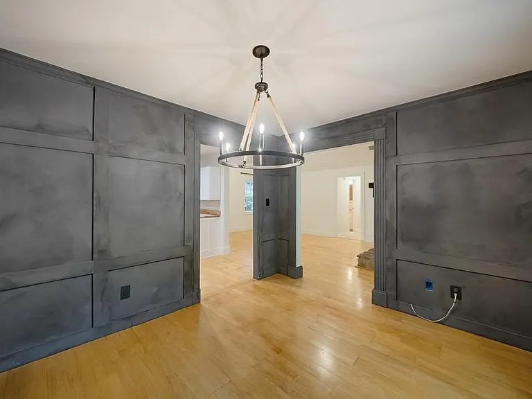 102 Vanessa Dr SE — Photo 15