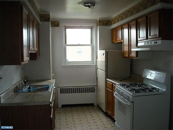 3rd image of 6909 Oakland St