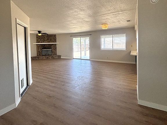 5th image of 20312 Dean Ct