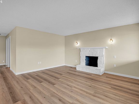 5th image of 12388 SW King George Dr