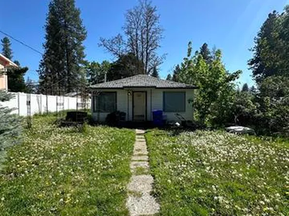 618 E A St, Deer Park, WA 99006