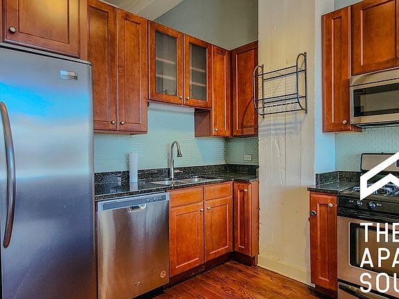 4th image of 1791 W Howard St Unit 209
