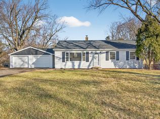 582 Hitchcock Ave, Lisle, IL 60532