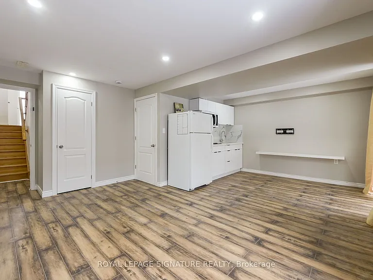 96 Highgate Dr #LOWER LEVEL B — Photo 9