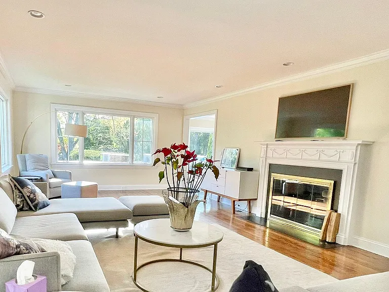 18 Lincoln Ave — Photo 6