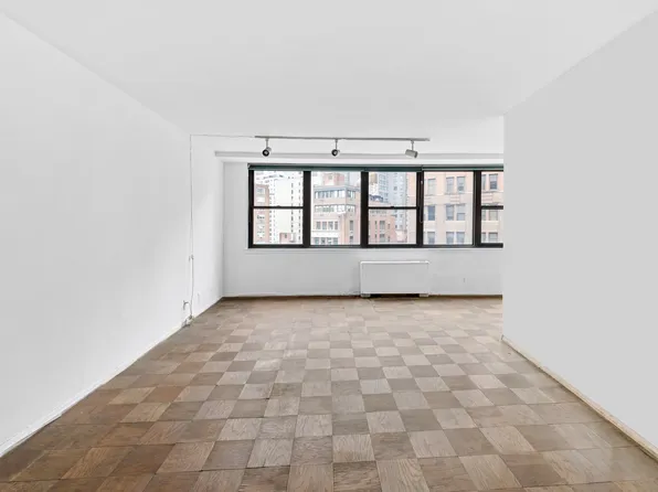 225 East 36th Street image 3 of 9