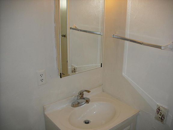 5th image of 769 Northrop Ave APT 2