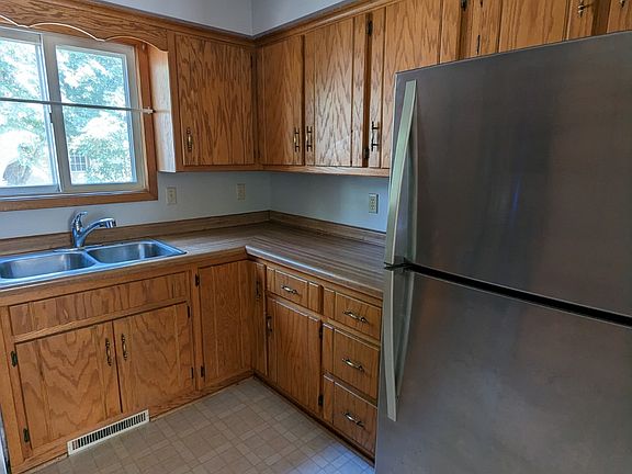 2nd image of 716 Jackson Ave NW