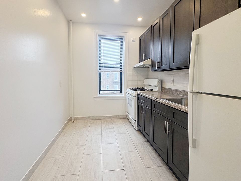 2nd image of 2333 30th Ave #C9