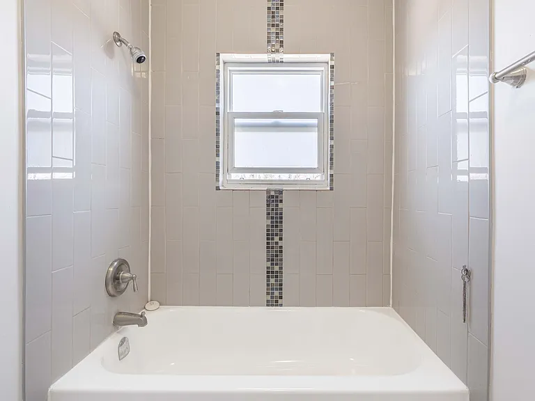 120 Saint Paul Ave — Photo 10