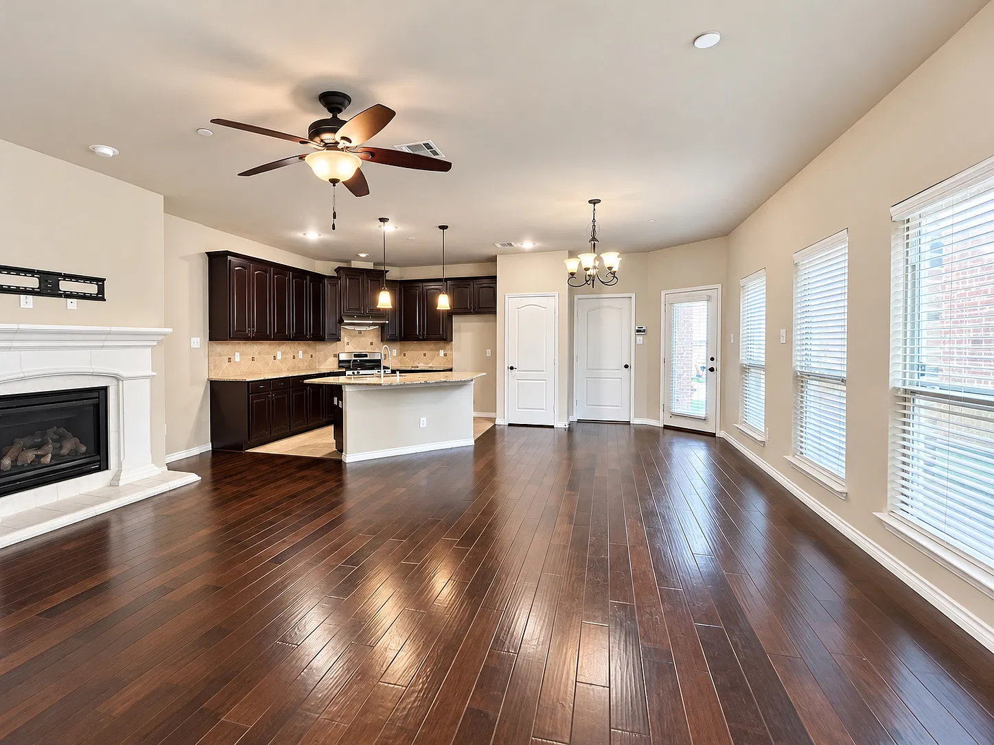 3 bed, 2264 sqft, $2,700 — Photo 1