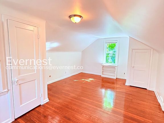 5th image of 10620 McKinney St
