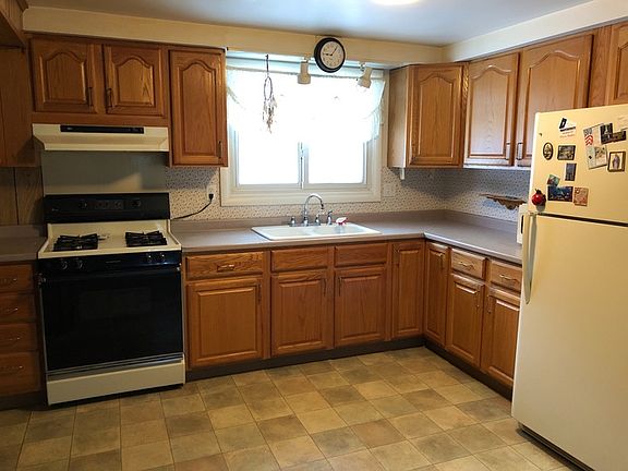 2nd image of 5982 Sewickley Dr