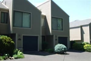 1st image of 484 Parkside Dr