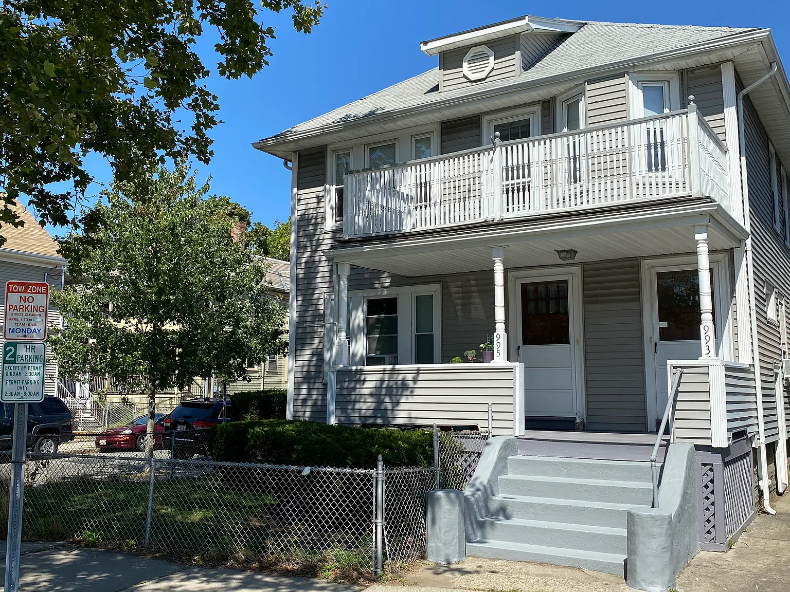 993 Broadway — Photo 4