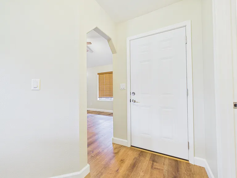 245 Johnson St — Photo 10