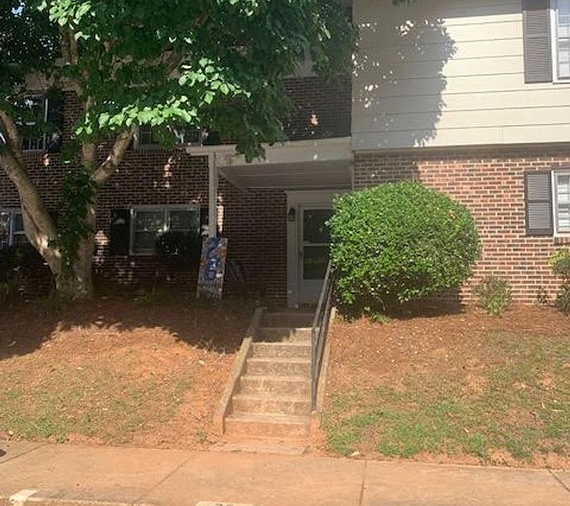1st image of 28 Summercreek Dr