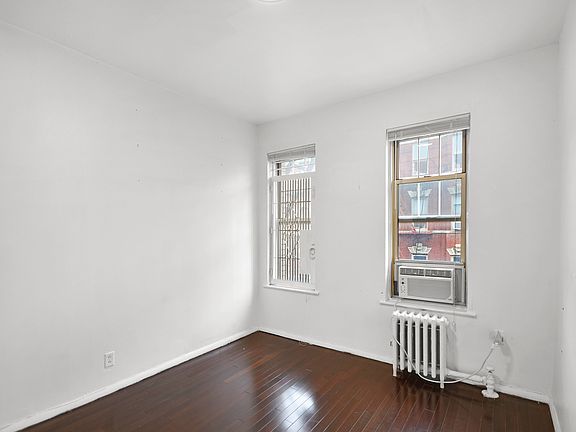 4th image of 204 W 10th St #24A