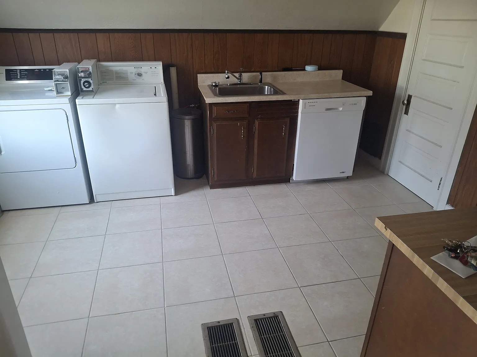 2 bed, 900 sqft, $1,575 — Photo 3
