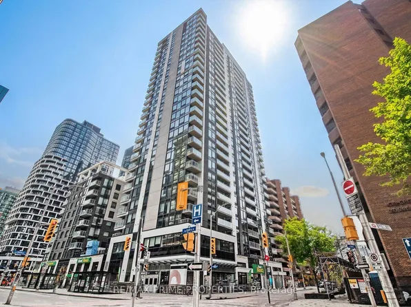 340 Queen St, Ottawa, ON