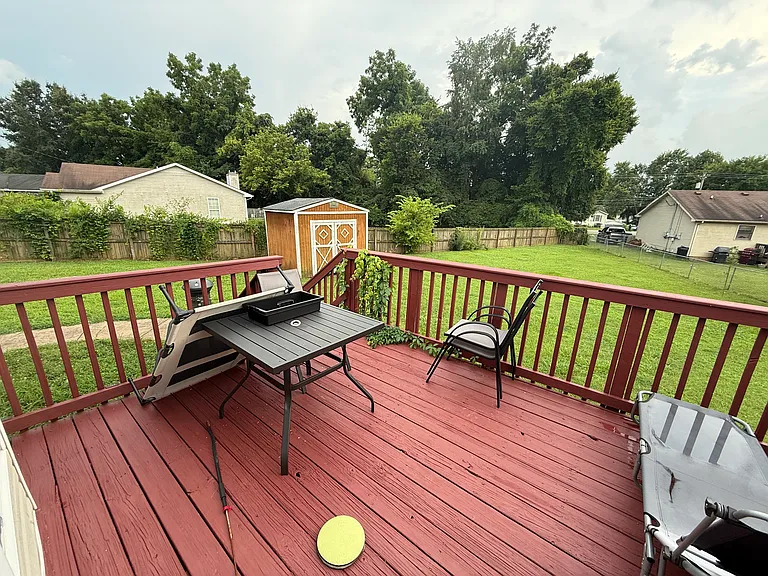 301 Eggars Ct — Photo 10