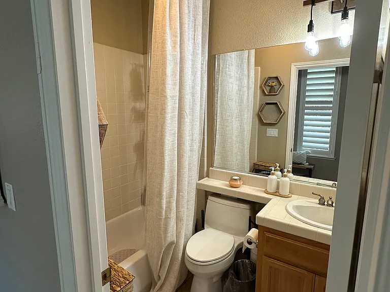 1075 Gamay Dr — Photo 19